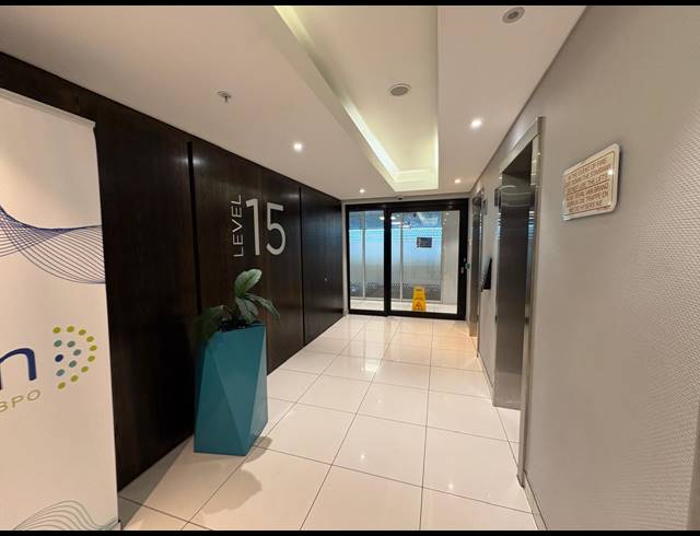 1,660M² OFFICE TO LET IN FORESHORE
